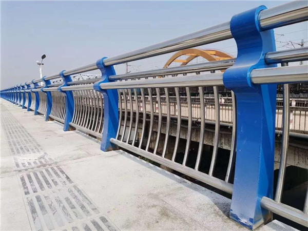拉萨304不锈钢复合管护栏的生产工艺揭秘